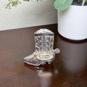 Vintage Mt Rushmore South Dakota Silver Cowboy Boot Salt Pepper Shaker Souvenir